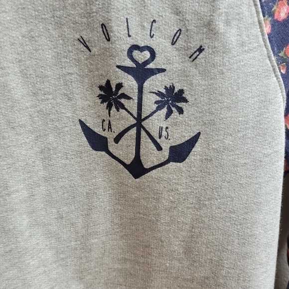 Womens volcom sweatshirt with floral sleeves - Picture 3 of 5